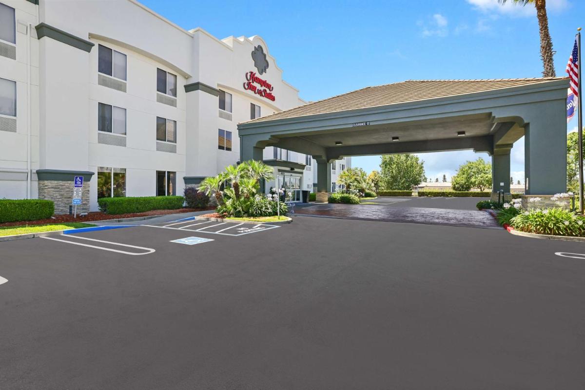 Popular attractions Area Nearby Property